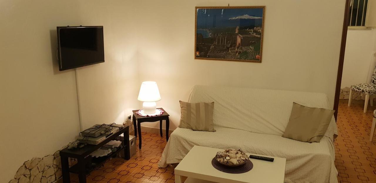 Casa Capri Apartment Giardini Naxos Exterior photo