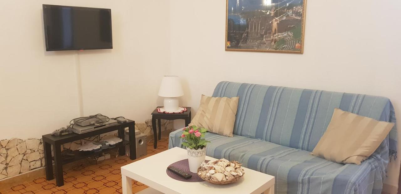 Casa Capri Apartment Giardini Naxos Exterior photo