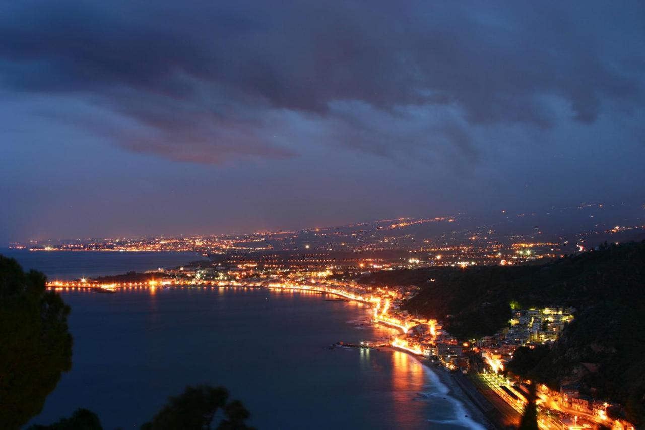 Casa Capri Apartment Giardini Naxos Exterior photo